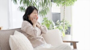 眠気が襲うのはなぜ！？眠気のメカニズムと効果的な撃退法